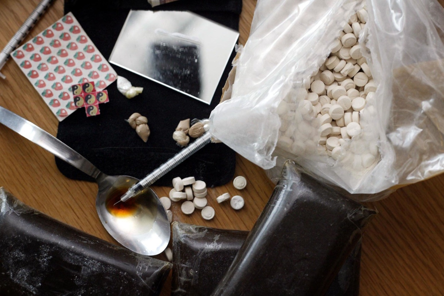 Illegal drugs flowing into UK despite attempts to halt supply, report finds 